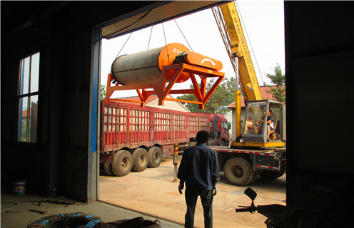 磁選機(jī)工作時(shí)，應(yīng)該怎樣進(jìn)行維修和保養(yǎng)