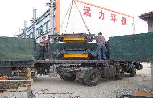 浙江強(qiáng)力永磁自卸式除鐵器 浙江強(qiáng)力永磁自卸式除鐵器