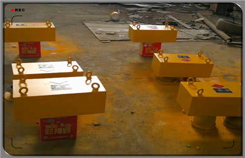 永磁除鐵器，干法除鐵設(shè)備，生產(chǎn)干法除鐵設(shè)備永磁除鐵器