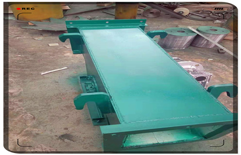 管道除鐵器，管道除鐵器在顆粒粉料行業(yè)中的應(yīng)用_內(nèi)部構(gòu)造結(jié)構(gòu)圖_管道除鐵器在顆粒粉料行業(yè)中的應(yīng)用工作原理_安裝示意圖