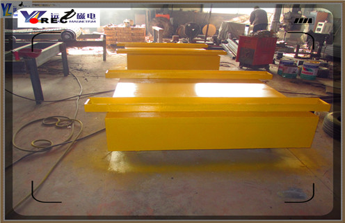 除鐵器，除鐵器運(yùn)轉(zhuǎn)中需注意的事項(xiàng)-磁性礦除鐵器運(yùn)轉(zhuǎn)中需注意的事項(xiàng)型號(hào)表_磁場(chǎng)強(qiáng)度標(biāo)準(zhǔn)范圍