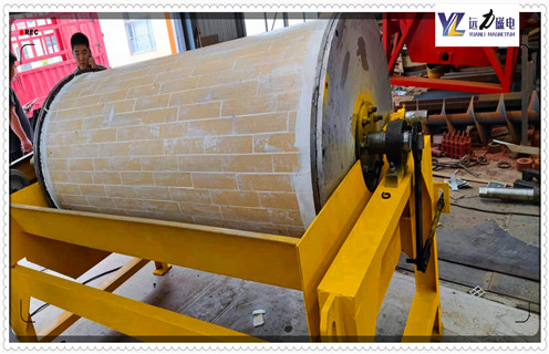 滾筒磁選機，濰坊滾筒磁選機必須對現實生活加以提煉總結！廠家_鐵礦磁選機在鐵粉選別中起什么作用？磁場一般為多少_磁塊如何排列 