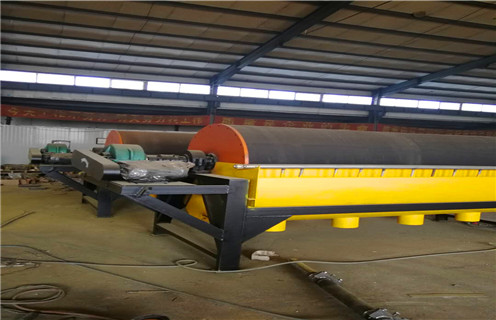 濰坊干式磁選機(jī)需要一個完美的符號_磁性礦粒鐵礦錳礦干式磁選機(jī)_干式強(qiáng)磁選機(jī)怎樣才能增加高磁感強(qiáng)度的屬性？工作視頻皮帶及結(jié)構(gòu)價格