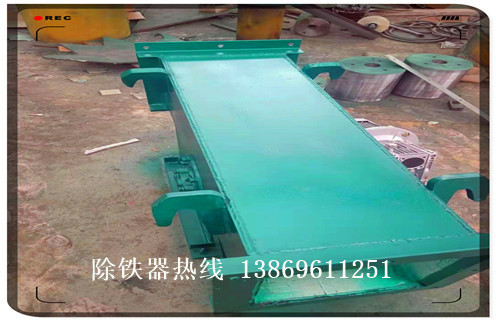 永磁管道除鐵器，海南永磁管道除鐵器報(bào)價(jià)_遠(yuǎn)力海南永磁管道除鐵器報(bào)價(jià)應(yīng)用安裝示意圖型12000高斯_可定制工作原理