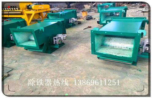 管道除鐵器，河南管道除鐵器工作原理視頻RCYG液體不銹鋼江西風(fēng)送管道除鐵器水泥造紙廠管道除鐵器圖片