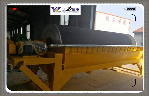 吉林鐵礦干式磁選機_推薦合適廠家皮帶及結(jié)構(gòu)價格，吉林鐵礦干式磁選 ，隨著國家對選礦設(shè)備行業(yè)的高度重視，磁選機廠家將生產(chǎn)重點放在干式磁選機的簡易化操作上，傳統(tǒng)的設(shè)備操作程序多，步驟繁雜，很多新手不能在較短時間內(nèi)上手使用，往往會耽誤客戶的生產(chǎn)進(jìn)度，研發(fā)生產(chǎn)簡單易操作的干式磁選機可以快速解決這一問題，實現(xiàn)客戶的高效率生產(chǎn)。 一、吉林鐵礦干式磁選機_推薦合適廠家皮帶及結(jié)構(gòu)價格，吉林鐵礦干式磁選 1、目前市場中干式磁選機的使用頻率較高，也是同類設(shè)備中比較受歡迎的一款磁選選礦設(shè)備，無論是在工作效率上還是操作模式等，干式磁選機展現(xiàn)了強大的優(yōu)越性能。干式磁選機生產(chǎn)中具有非常節(jié)能的效果，很少的工作率就能獲得強大的磁場，設(shè)備整體具有重量輕，工作穩(wěn)定性強等優(yōu)點。該設(shè)備自從投入市場使用到現(xiàn)在為止，已經(jīng)獲得很多客戶的好評。 2、市場經(jīng)濟在不斷發(fā)展，科技在不斷進(jìn)步，干式磁選機的未來發(fā)展前途一片光明，我們作為干式磁選機的生產(chǎn)廠家，在生產(chǎn)技術(shù)上將會不斷升級，為了滿足更多客戶的生產(chǎn)使用。