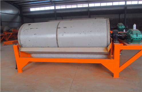 干式永磁磁選機(jī)，山東干式永磁磁選機(jī)_山東干式永磁磁選機(jī)報(bào)價(jià)發(fā)展工作視頻皮帶及結(jié)構(gòu)價(jià)格